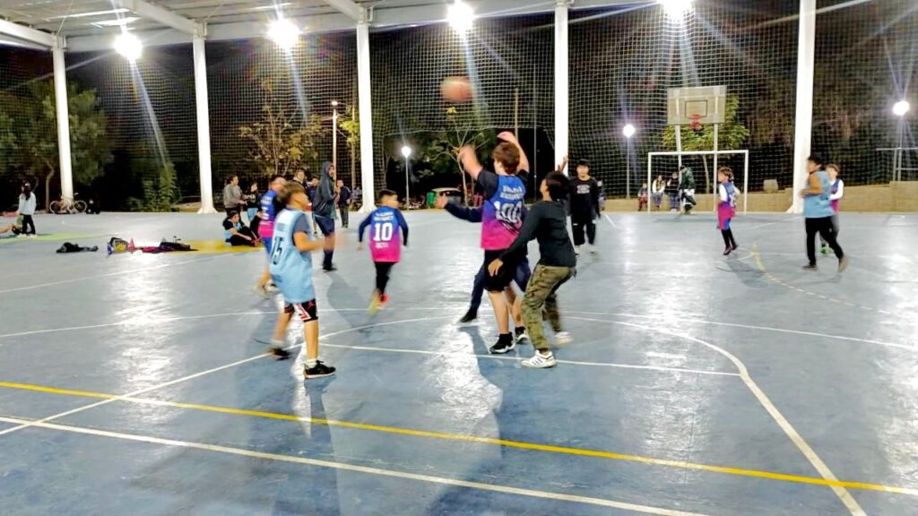 Noche de básquet en Saldán